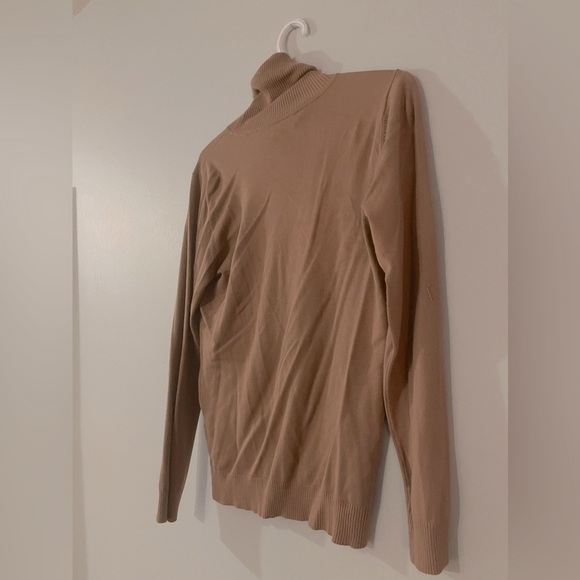 Andrew Marc wool blend turtleneck size medium relax fit - Picture 6 of 7